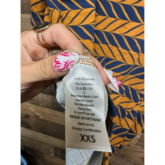 NWT Lula Roe Women's Irma T-Shirt Size XXS - Picture 6 of 6